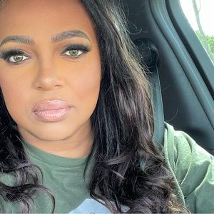 👗Meet your posher!👗